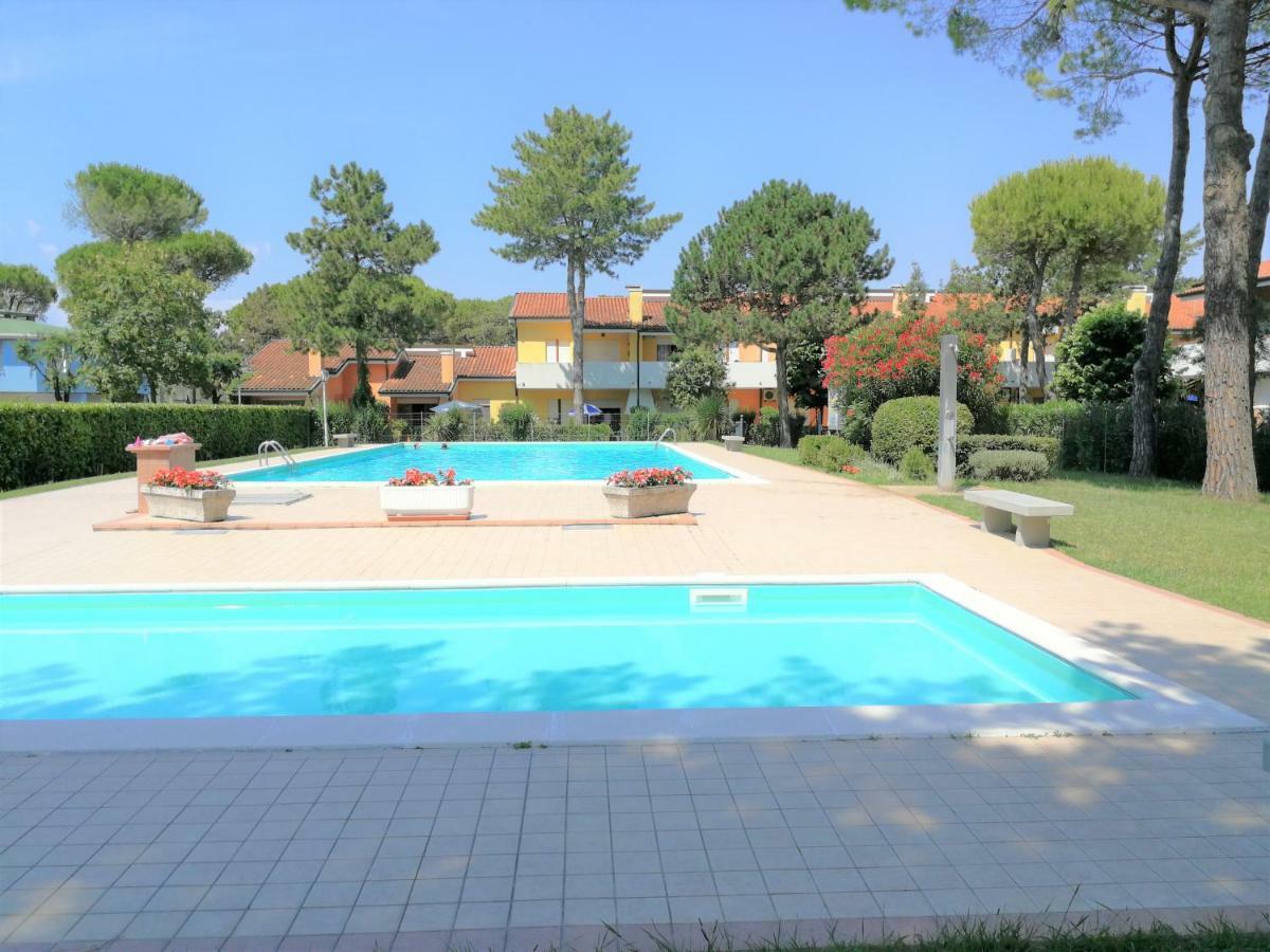 Villaggio Nautilus Бибионе Екстериор снимка